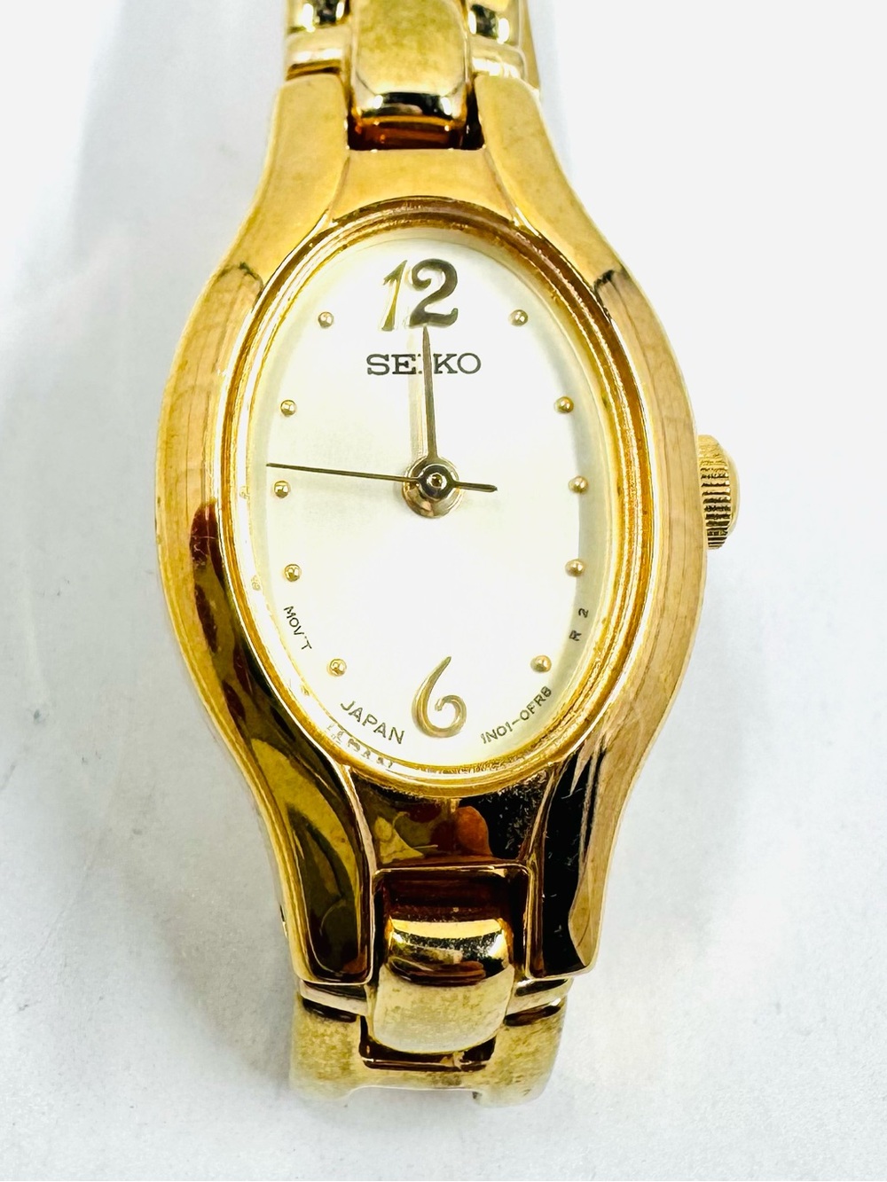 1988s SEIKO Gold Oval Bezel Vintage Watch - Picture 2 of 6